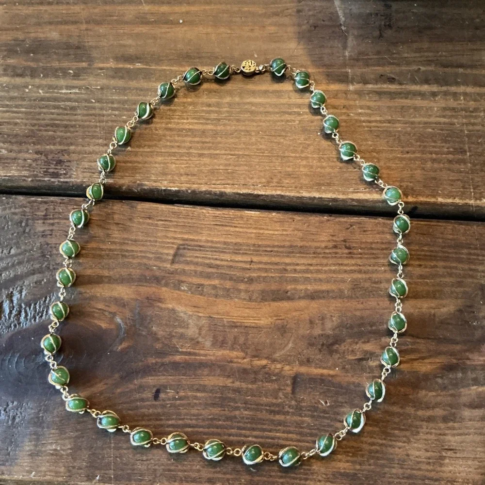 Chrysoprase Semi Precious Green Beads & Gold Metal‎ Design Necklace 22